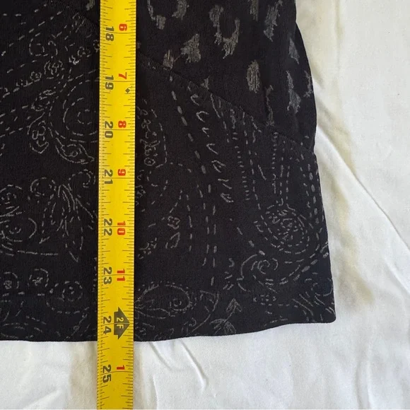 Vintage Chico's Travelers Black Paisley Leopard Patterned Top, Fairy Grunge - Picture 7 of 8